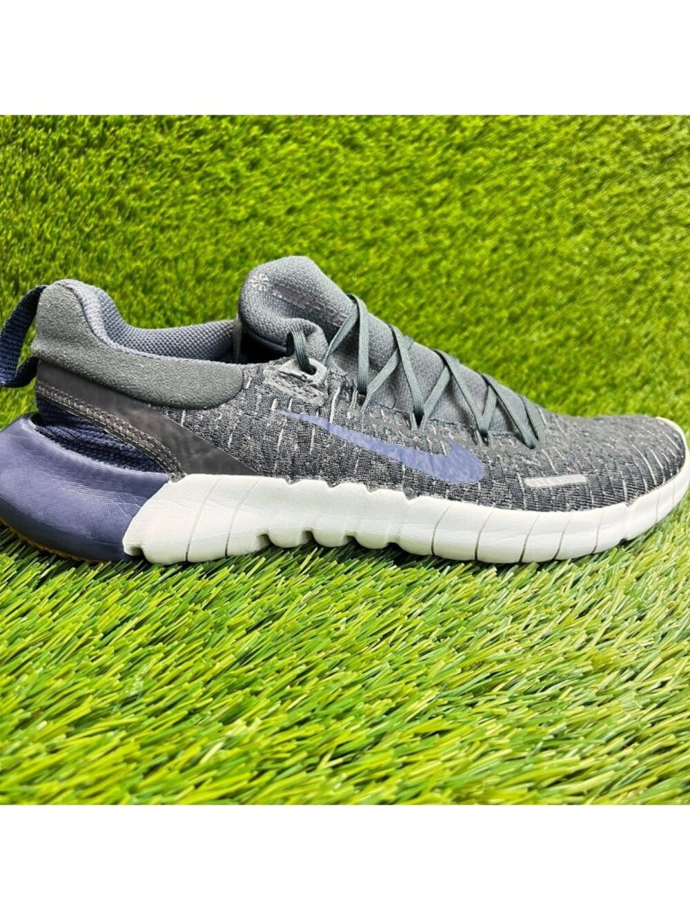 Nike Free Run 5.0 Mens Size 9.5 Gray White Blue Athletic Running Shoes Sneakers